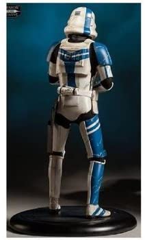 Sideshow Star Wars Stormtrooper Commander Premium Format Retailer