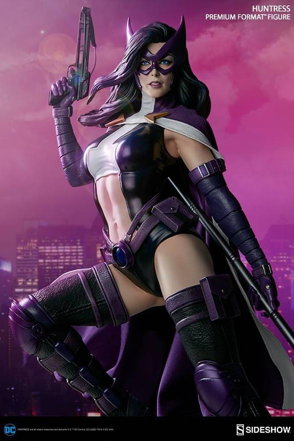 DC Comics Huntress 23 Inch Premium Format Statue 300288