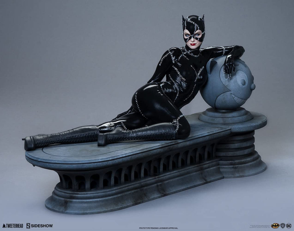 DC Batman Returns Movie CATWOMAN 1/4 Scale Maquette Statue - figurineforall.com