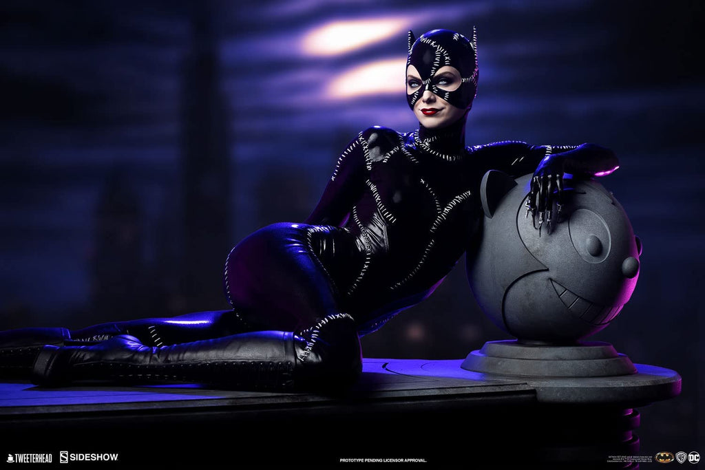 DC Batman Returns Movie CATWOMAN 1/4 Scale Maquette Statue - figurineforall.com