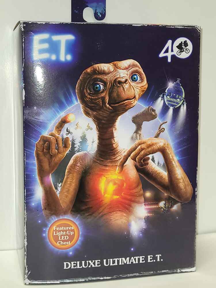 E.T. 40th Anniversary E.T. Deluxe W/Led Chest Ultimate 5 Inch Action Figure