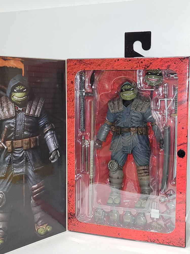 Teenage Mutant Ninja Turtles Comics The Last Ronin (Armored) 7 Inch Action Figure