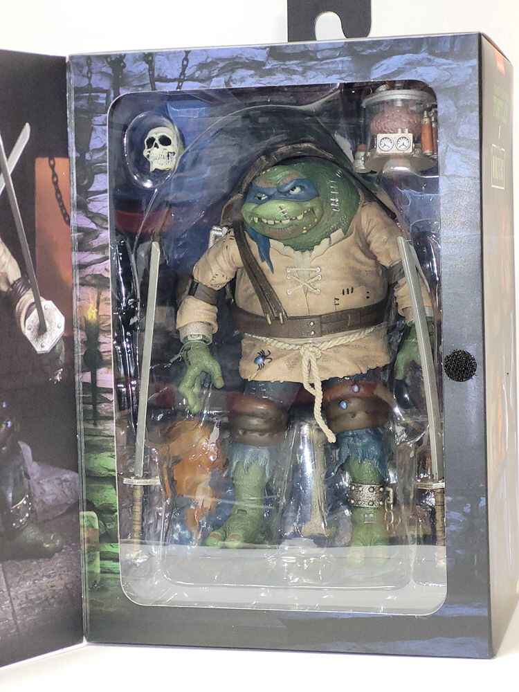 Teenage Mutant Ninja Turtles x Universal Monsters - Leonardo as Hunchback Ultimate 7 Inch Action Figure