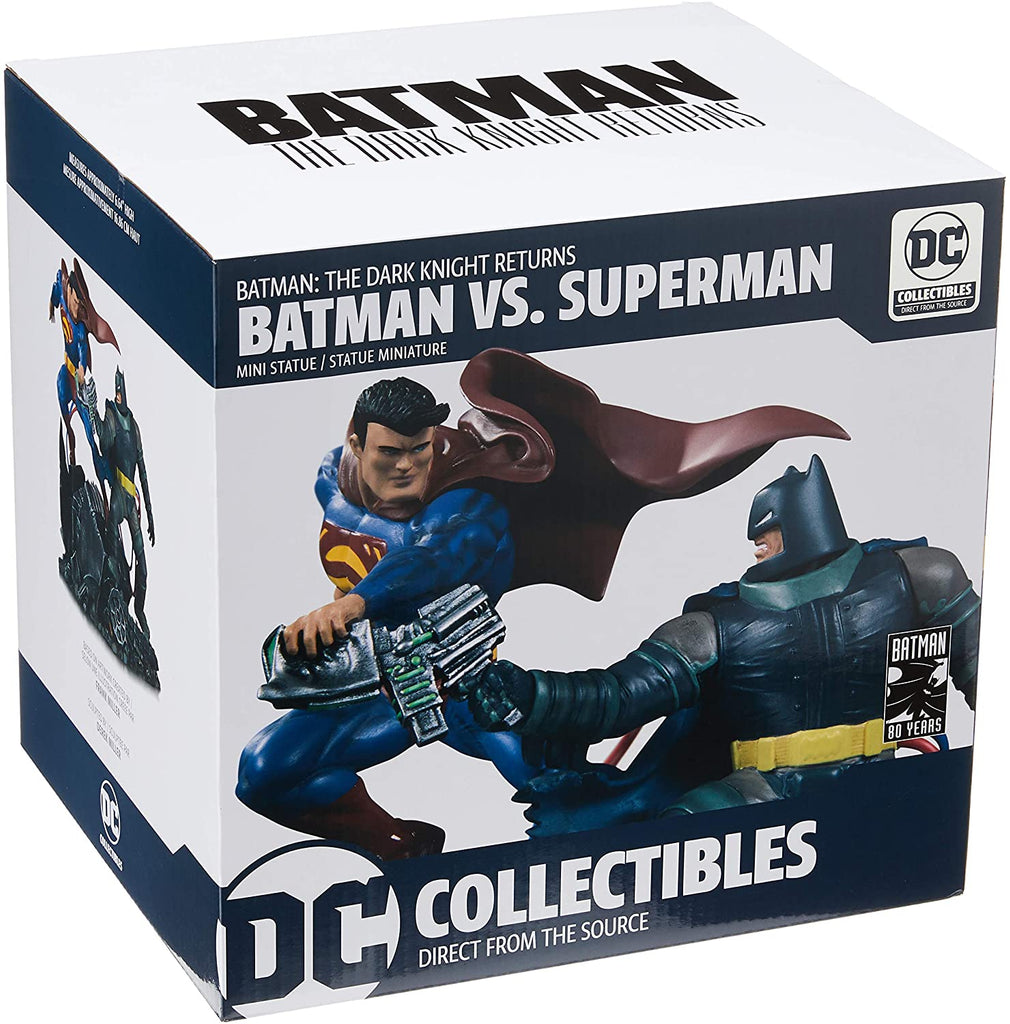 DC Collectibles The Dark Knight Returns: Batman Vs. Superman Mini Battle Statue - figurineforall.ca