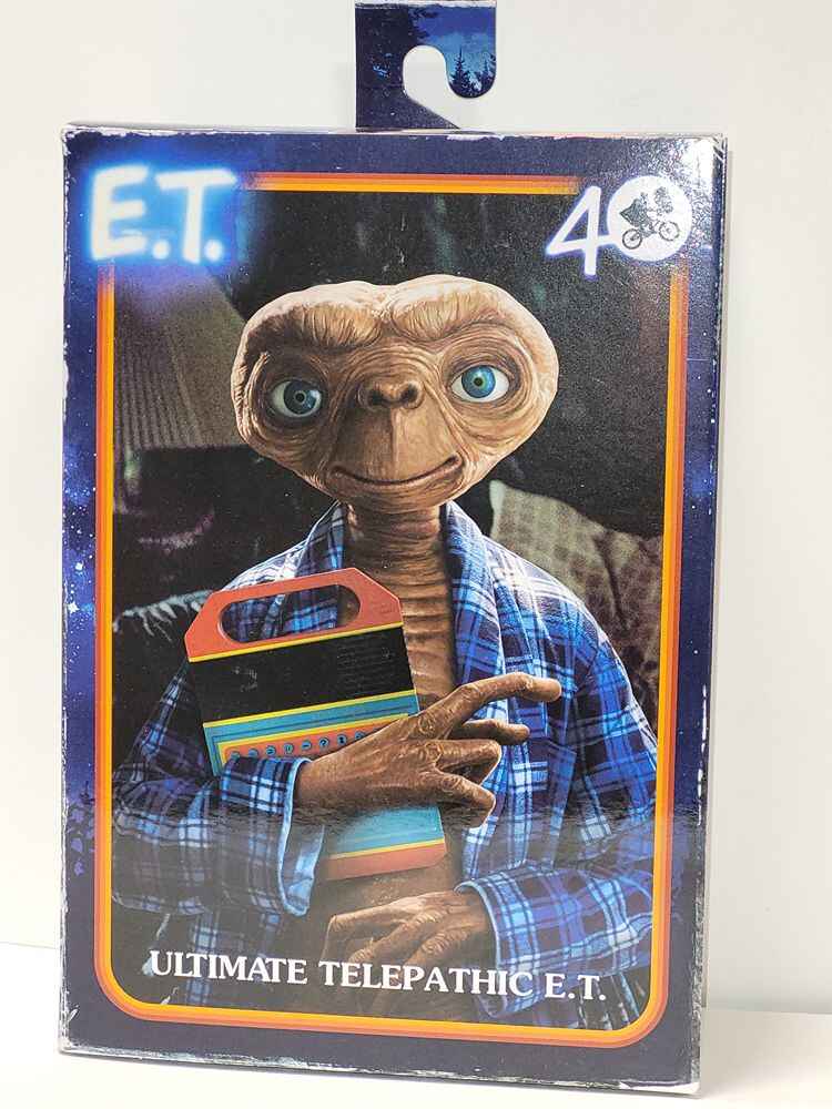 E.T. 40th Anniversary Telepathic E.T. Ultimate 5 Inch Action Figure - figurineforall.ca