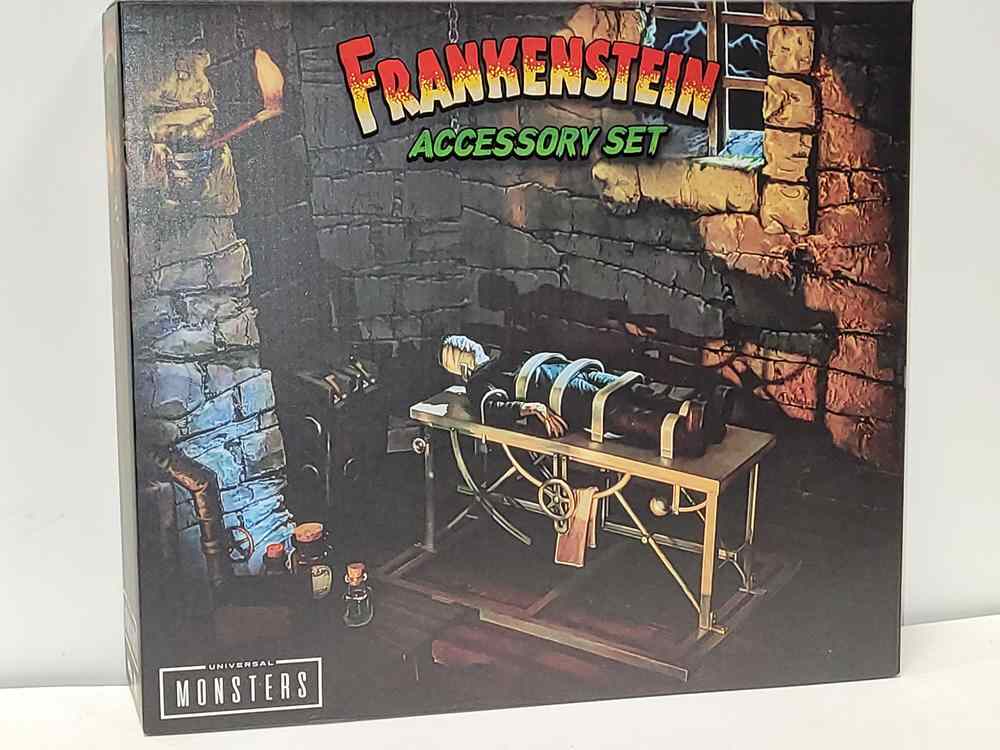 Universal Monsters Frankenstein Figure Accessory Pack